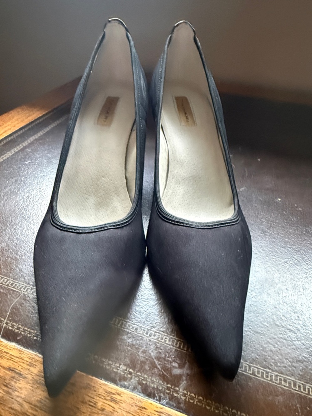 Tahiti Dottie black pumps size 8